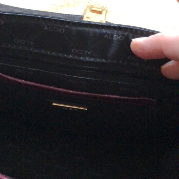 Also purse grease uses condition very clean. Next item 👜👜👜 - Picture 4 of 5